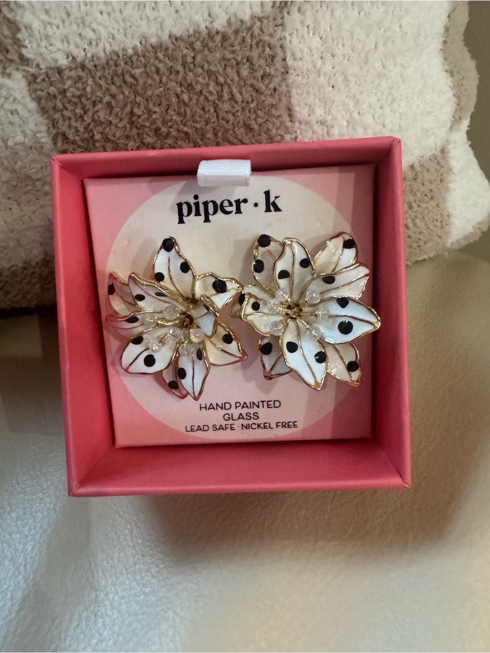 Piper-K Hand Painted Glass Blk/White Flower Polka Dot Earrings
